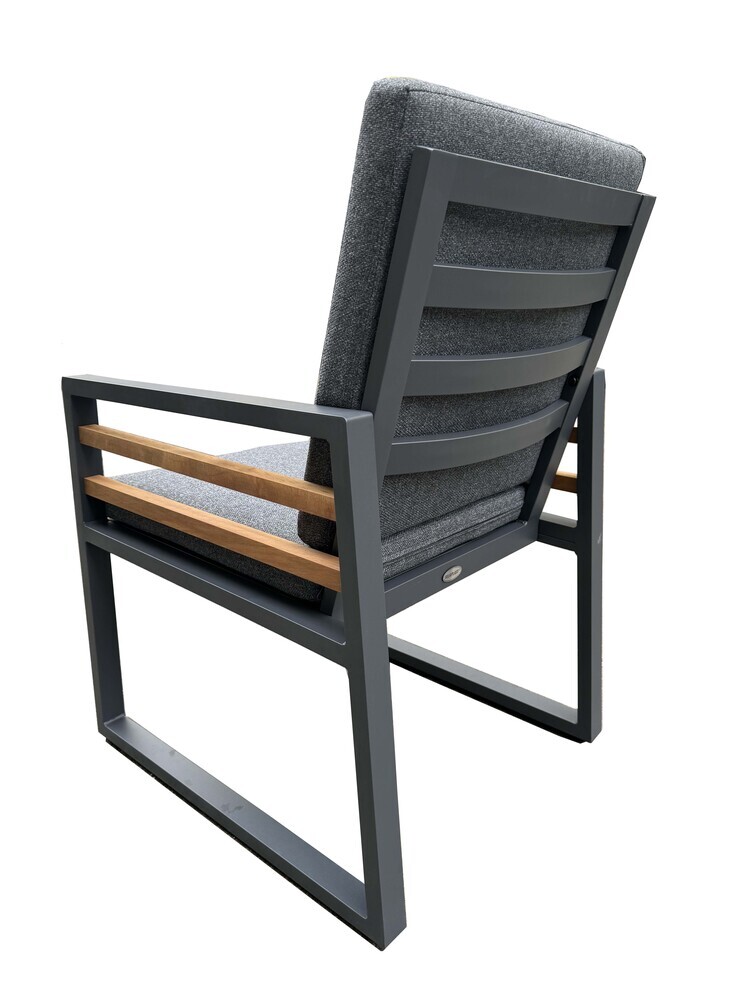 00b77a16daff89e8a1a7ae6442190f85