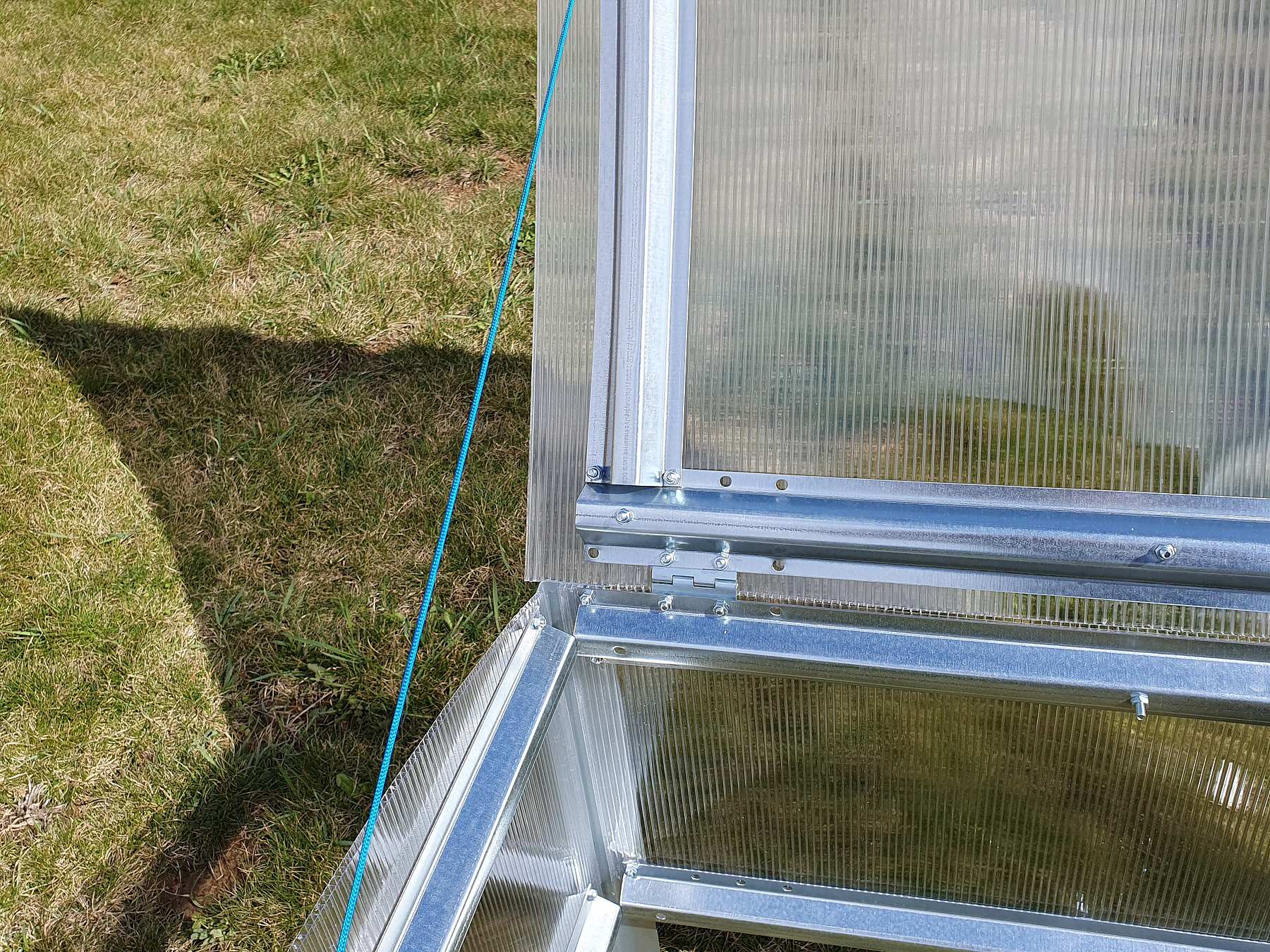 128f042e076a35bb562415ebadaabedb