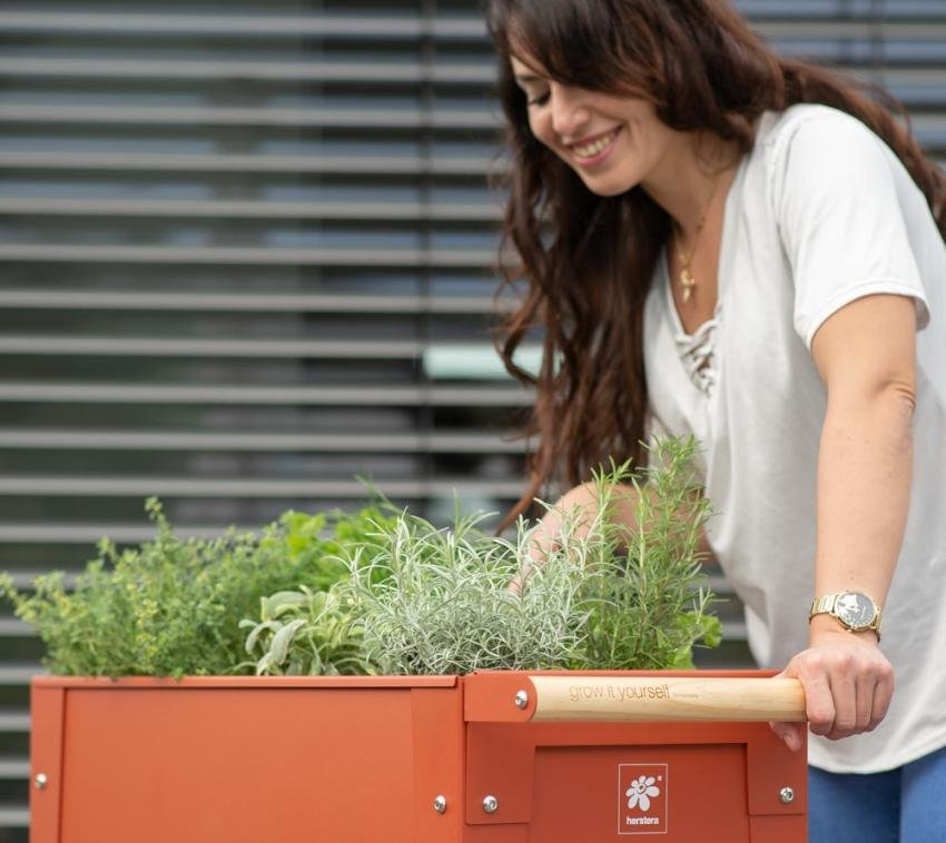 28f35cb693031d0a420f99b93200351e