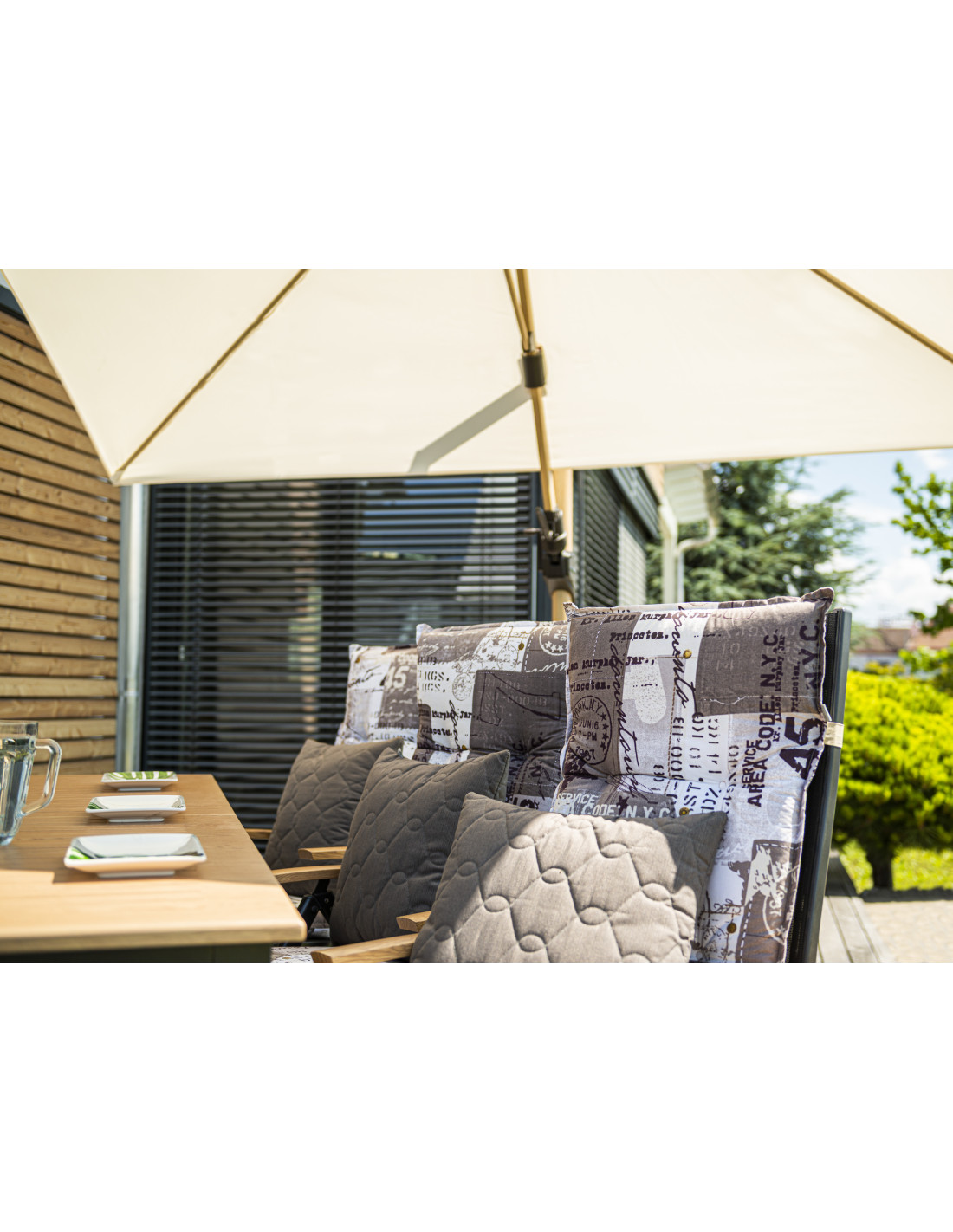 40776d30136ec02a8f10f04a7c9e6ce8