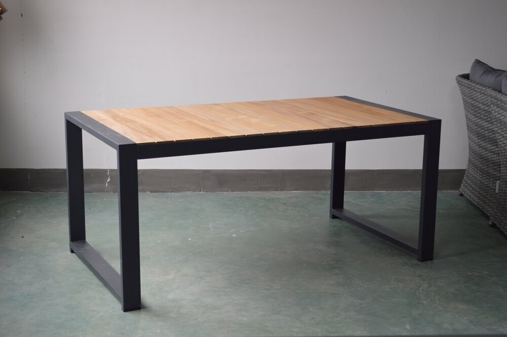 689209d0f4d189f1cc18e05f9c0d96ad