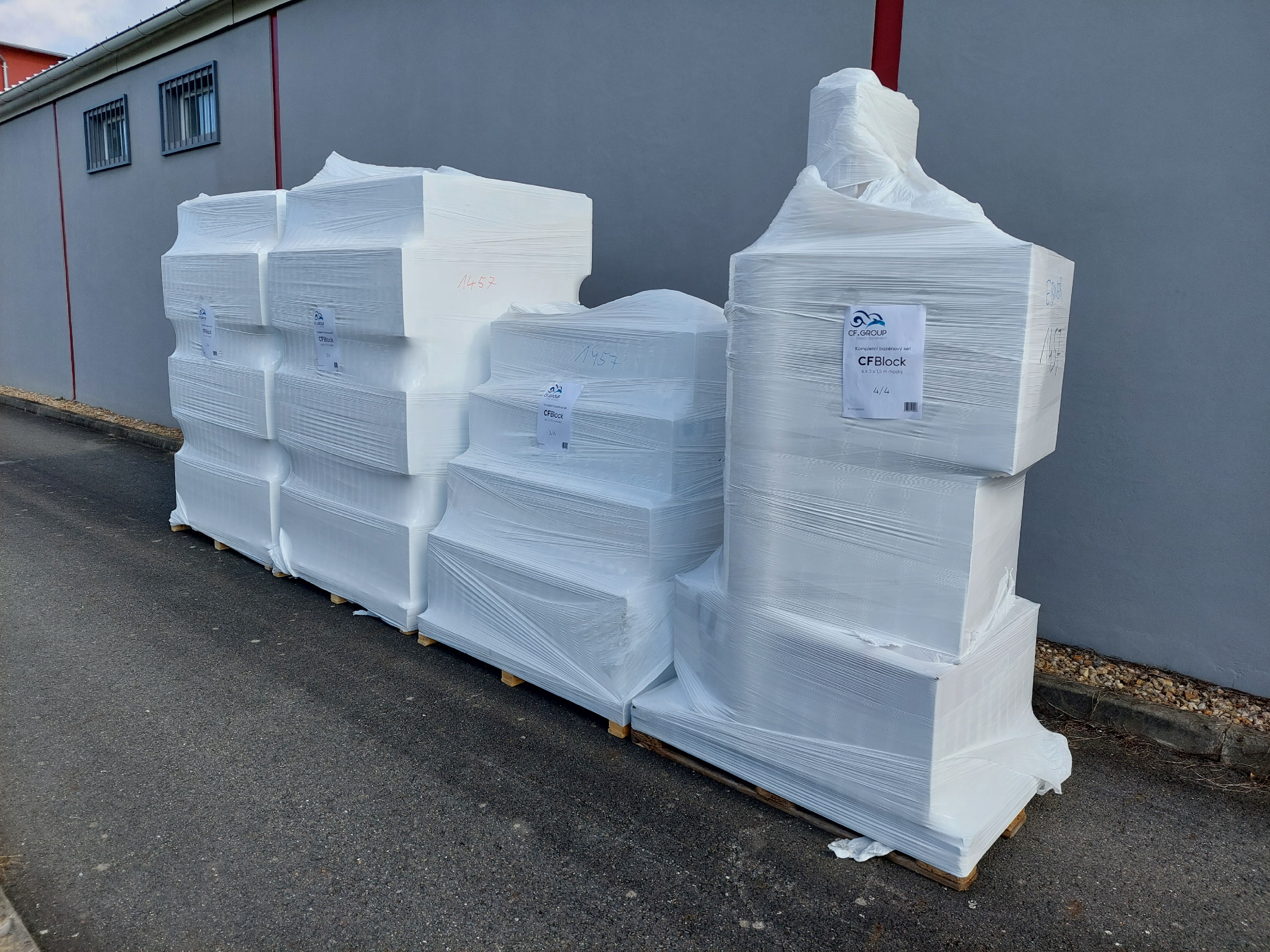 8dbd5ec75150f09767b6eaa2744d2633.946 13 foto baleni cf block