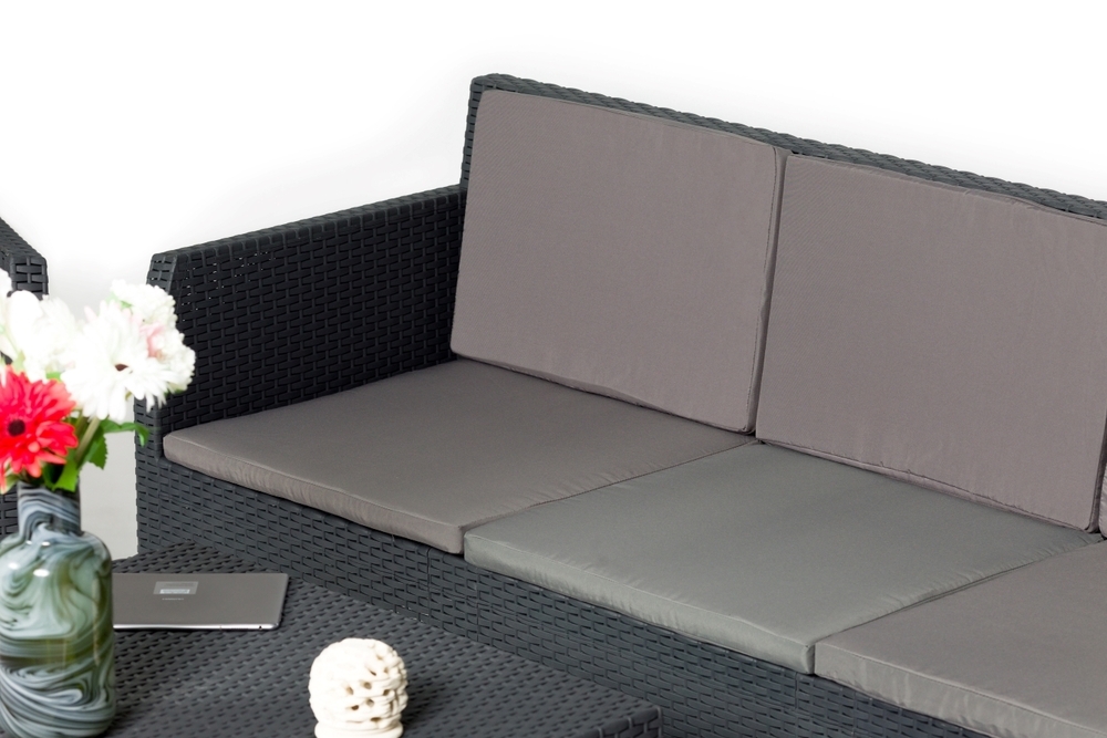 b67d208a4f1aa32a63d46511d8a9fe4d