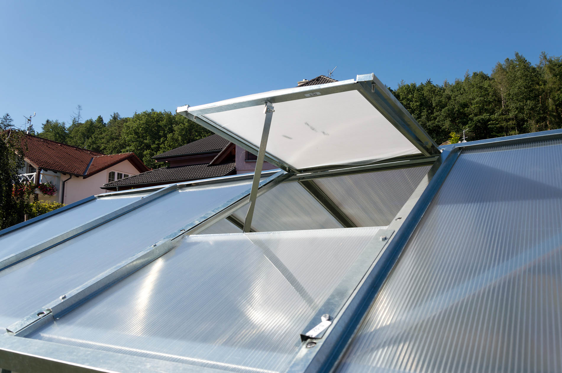 c702e639a44089a913e09a19f9cefd06.img